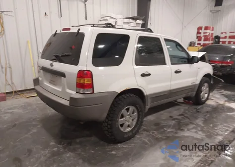 2001 Ford Escape Xls from USA, damaged, VIN 1FMYU01141KA26455
